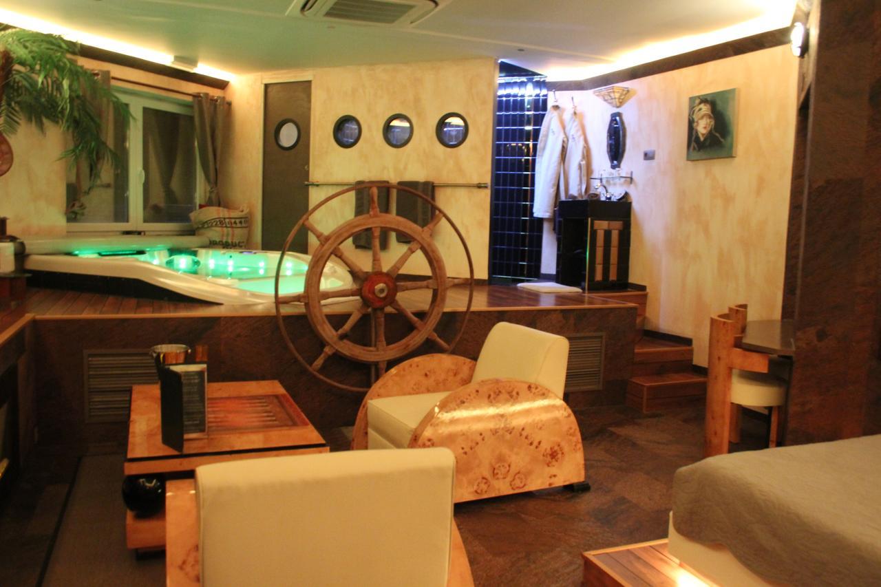 Bubble Lounge Hotel Hooglede Exteriör bild
