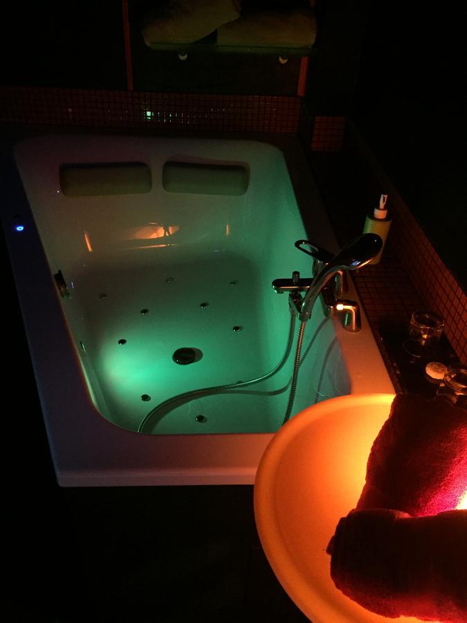 Bubble Lounge Hotel Hooglede Exteriör bild